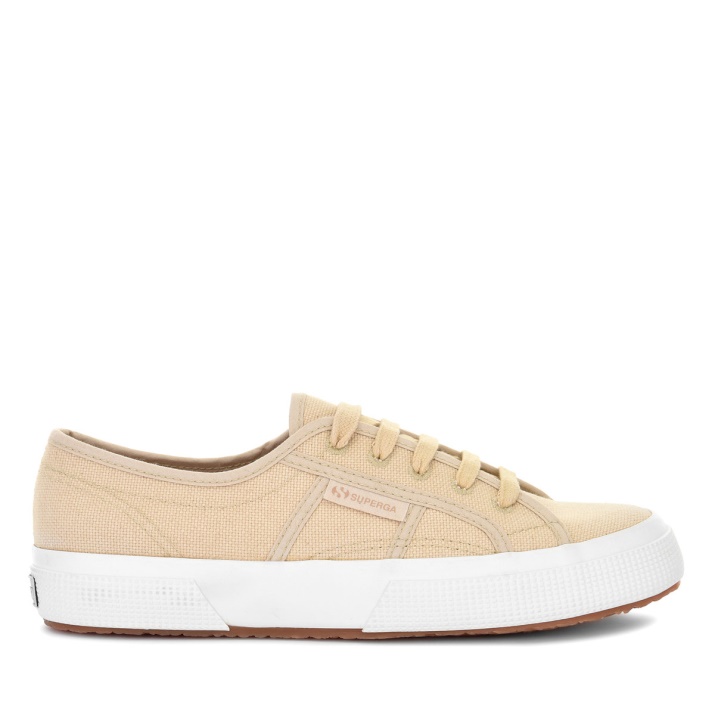 Superga 2750 Lona Orgánica Tinte Natural Eclipta Madagascar Almendra