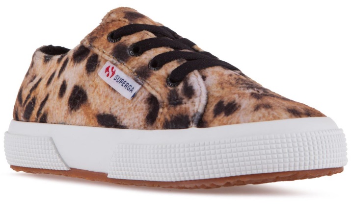Es Un Leopardo Beige